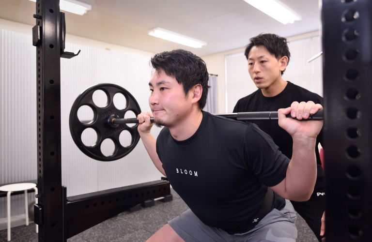 筋肉をつけたいなら自重トレーニングはおすすめしない【仙台のパーソナルジムBLOOM】